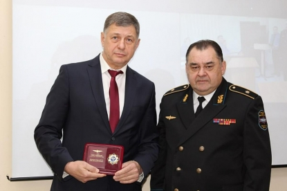 Новосибирского пилота наградили спустя 35 лет после героической посадки Ан-24