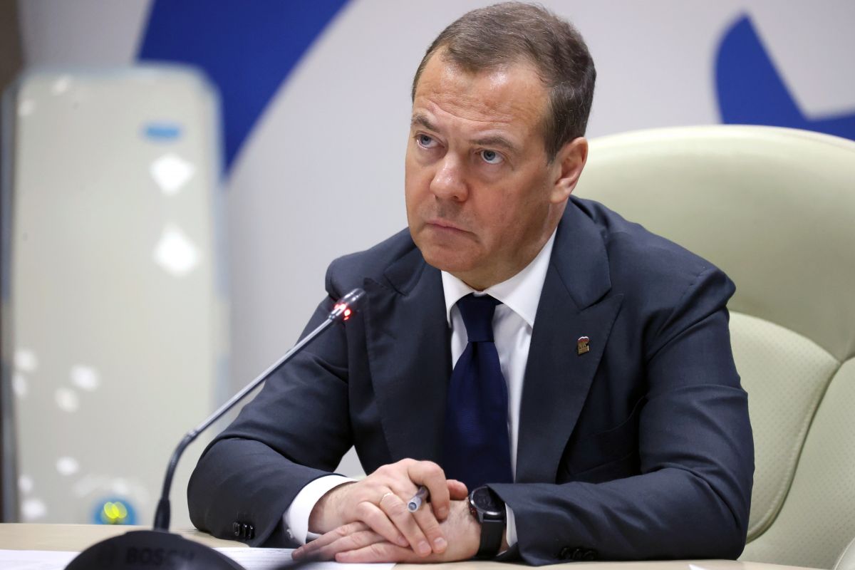 Дмитрий Медведев поддержал идею о досрочном выходе на пенсию физруков
