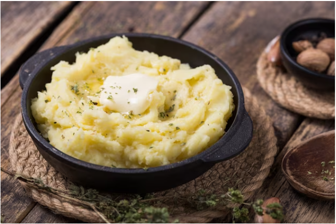 Если обычное картофельное пюре уже надоело: 5 способов превратить привычный гарнир в блюдо из ресторана