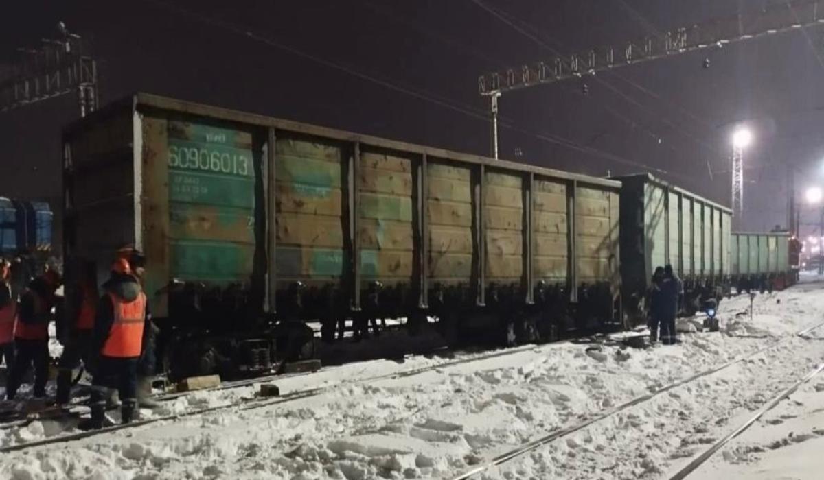 В Новосибирске четыре вагона сошли с рельсов