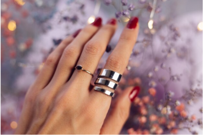 На каком пальце носить кольцо для привлечения удачи и проявления магических способностей?