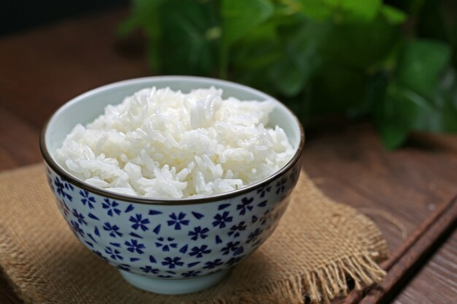 Как правильно готовить белый рис, чтобы он принес организму не вред, а пользу