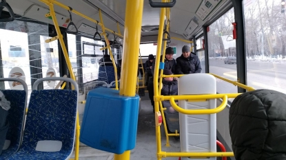 В Новосибирске начата доследственная проверка из-за высаженного из автобуса 11-летнего школьника