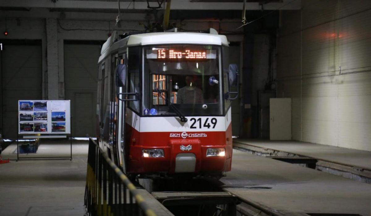 Мэр пообещал новосибирцам обновить устаревшие трамваи в 2024 году