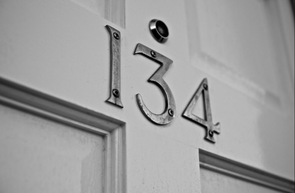 Цифра 1 для квартиры на дверь