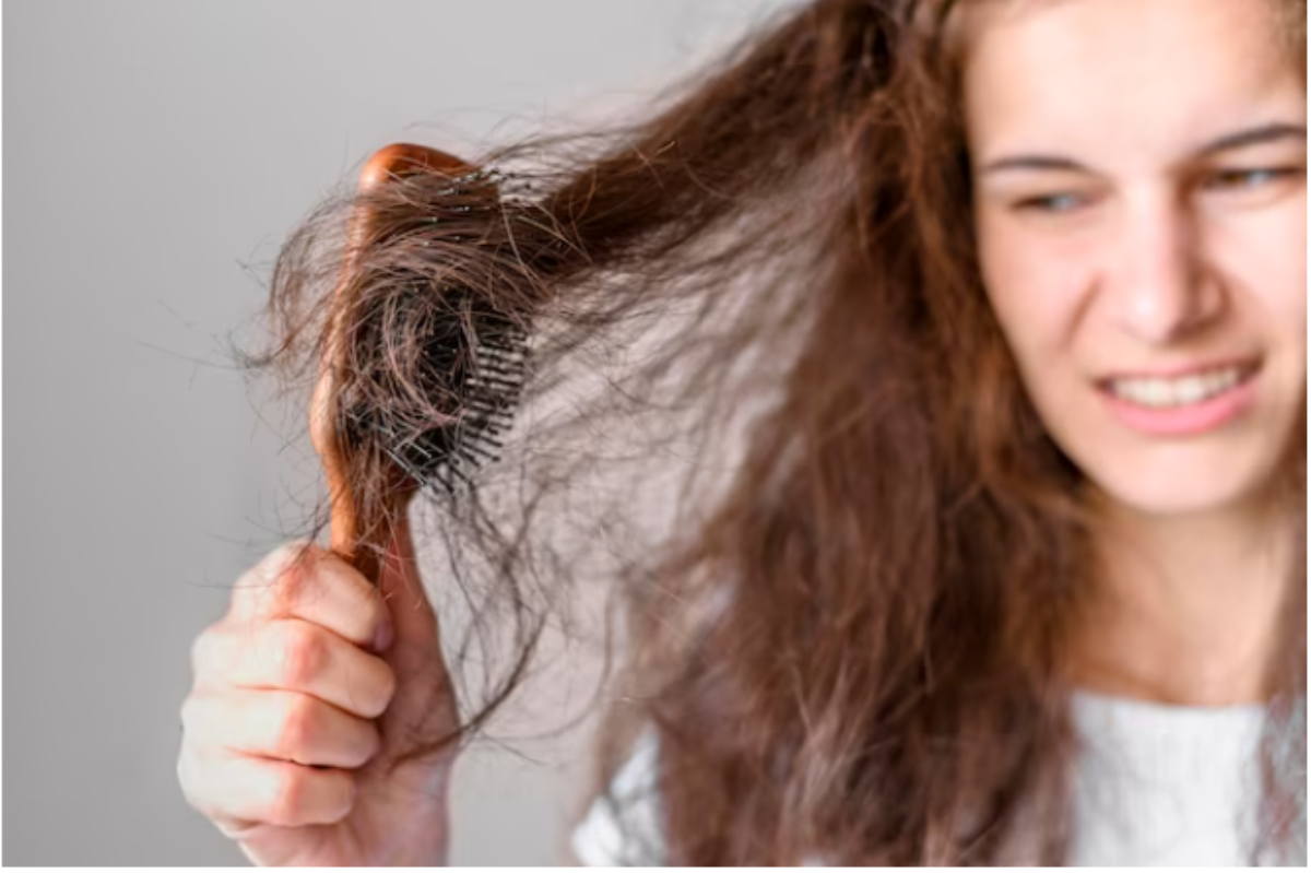Волосы перестанут выпадать через пару применений: знахарское средство из 2 натуральных компонентов