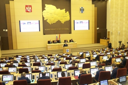 «Кто виноват?»: почти два часа депутаты Заксобрания не отпускали представителя СГК из-за коммунального коллапса в Новосибирске