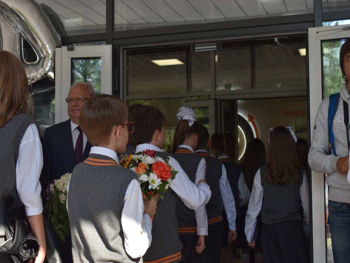 Бизнесмен из Новосибирска раскритиковал политику Путина в сфере образования: учиться в одну смену нецелесообразно
