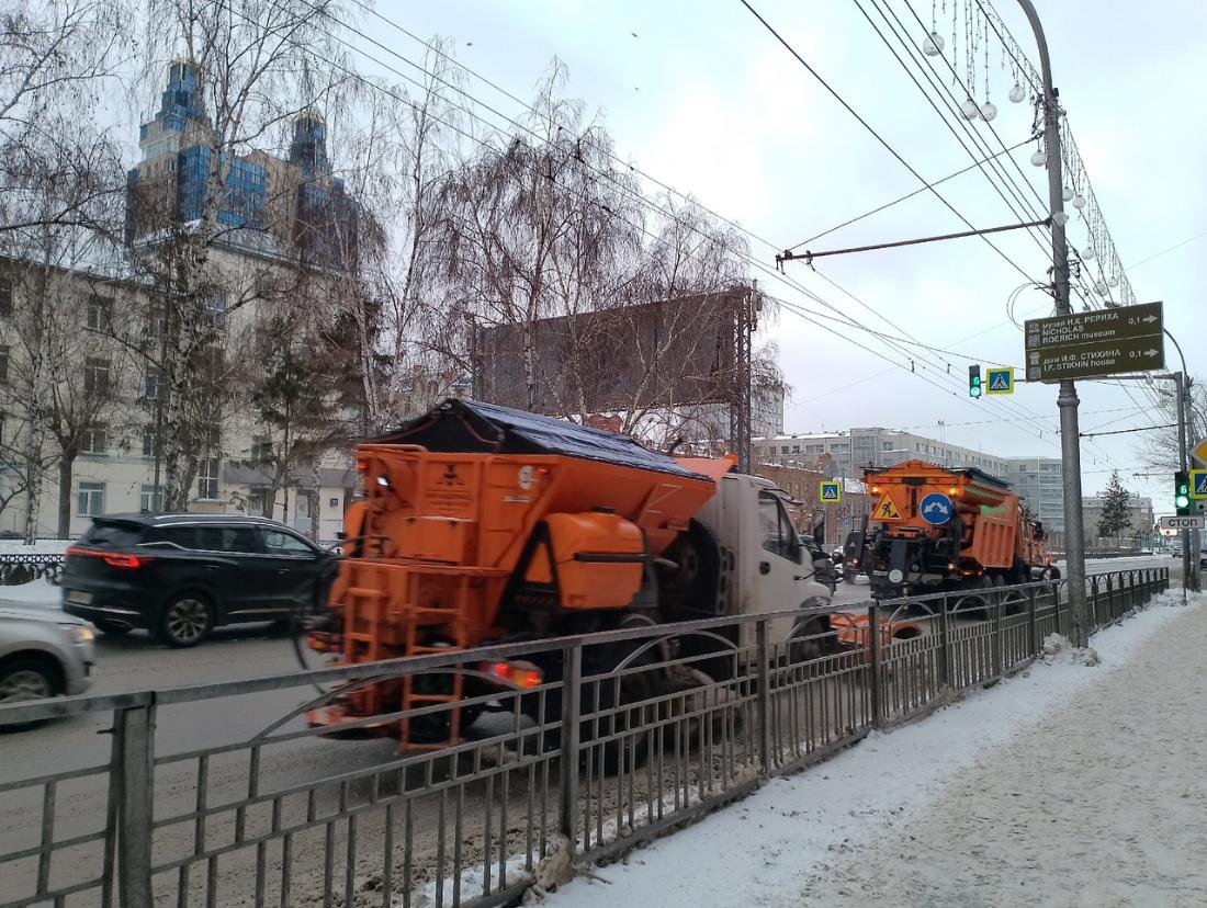 «Замучайте подрядчиков штрафами»: глава Новосибирска возмутился невыходом техники на дороги