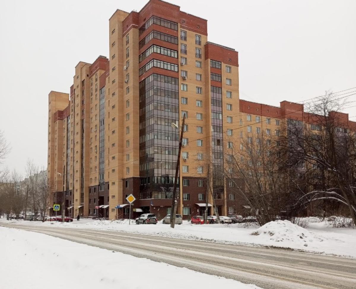 Девочка-подросток выпала с 8 этажа в Академгородке