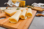 Не позволяйте производителям себя дурить: как отличить настоящий сыр от подделки?