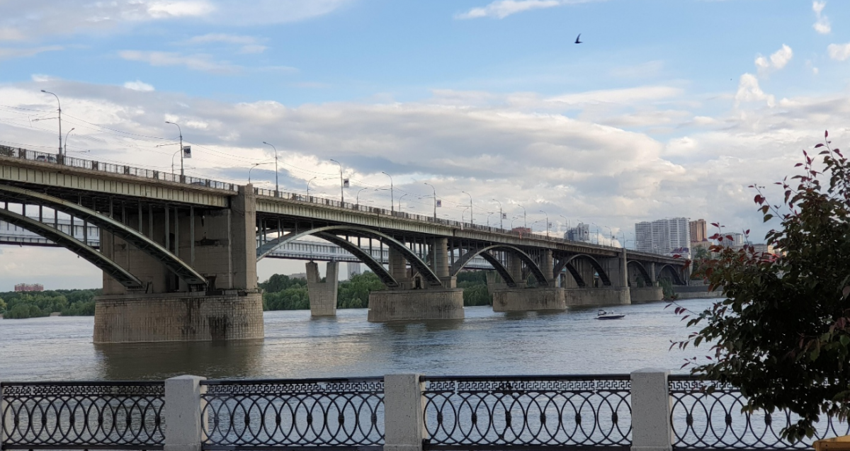 В мэрии признали просчет с ремонтом Октябрьского моста