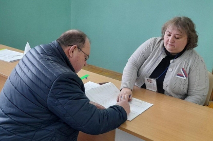 Новосибирские депутаты проголосовали на выборах президента России