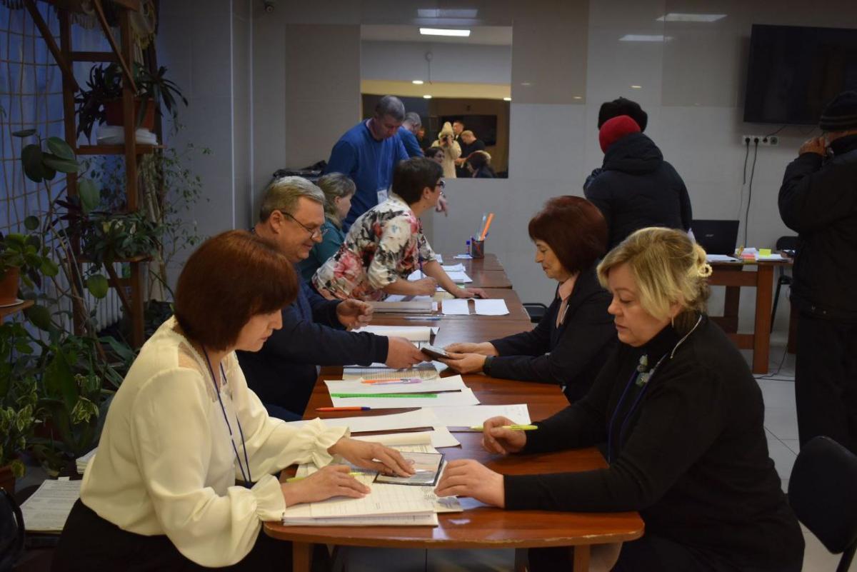 Новосибирская область по итогам первого дня голосования не попала в пятерку лидеров по явке в Сибири