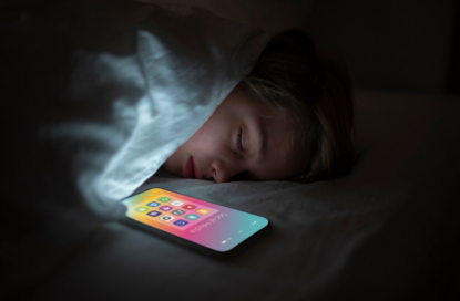 Мозг, волны и излучение: опасно ли спать возле заряжающегося смартфона?