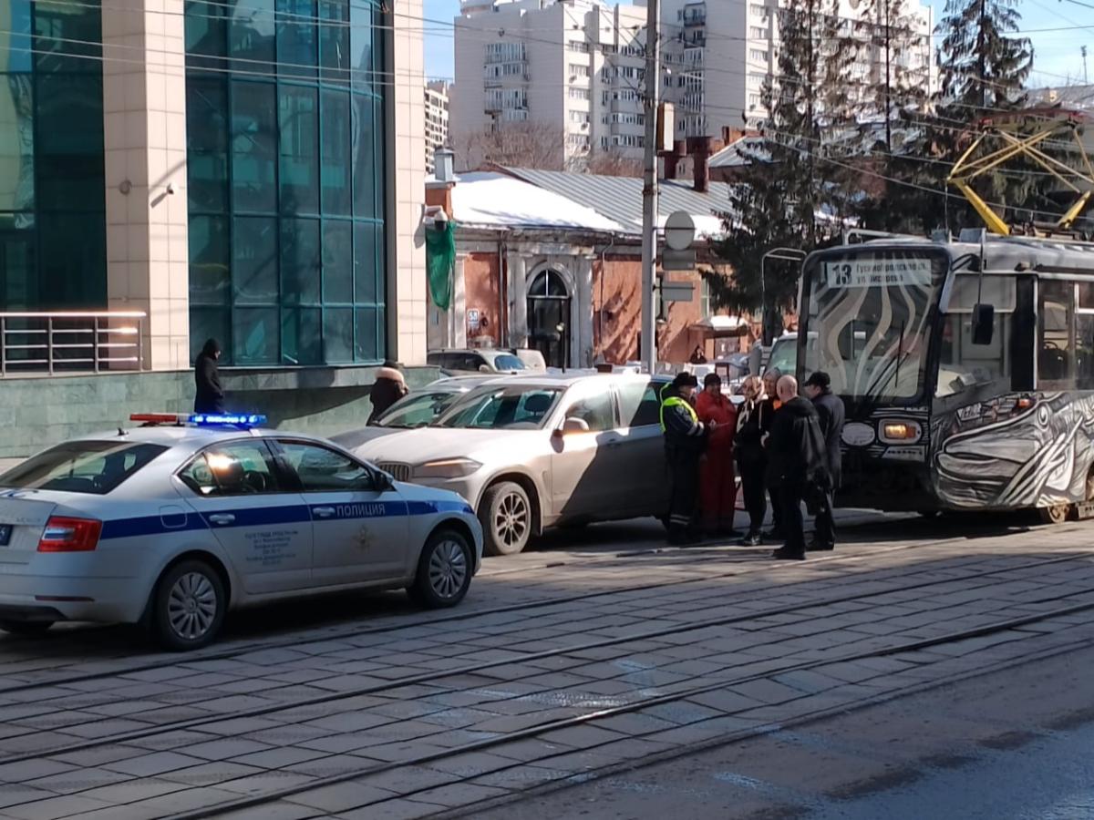 Движение трамваев № 13 остановилось в Новосибирске