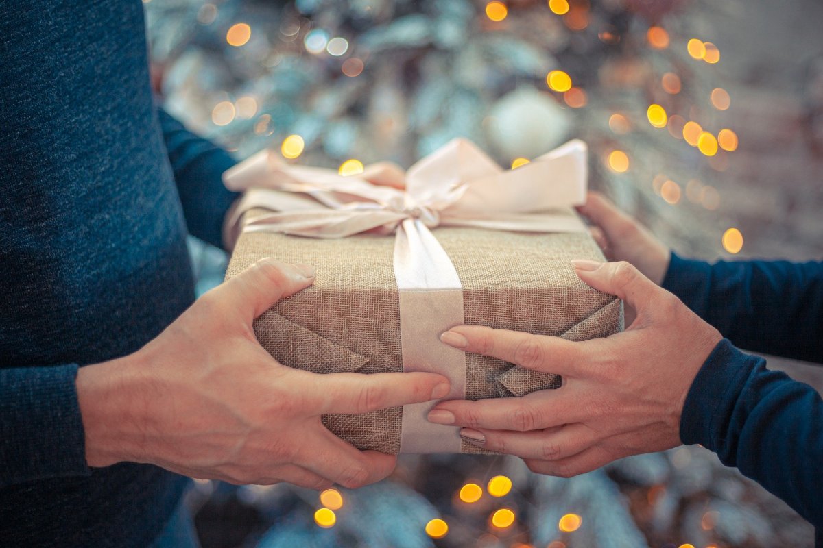 Стоит ли мужчине забирать подарки при расставании с женщиной