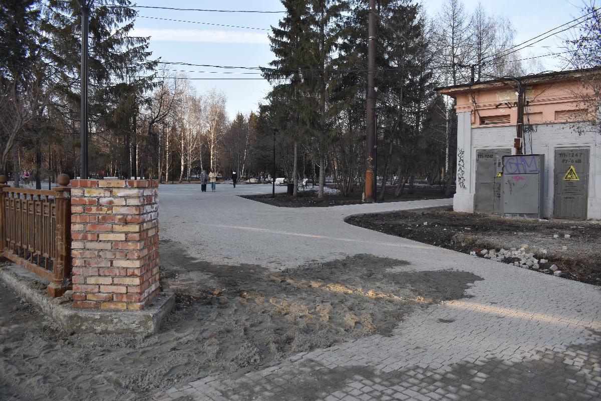 В Новосибирске оттаяли руины Первомайского сквера (ФОТО) 
