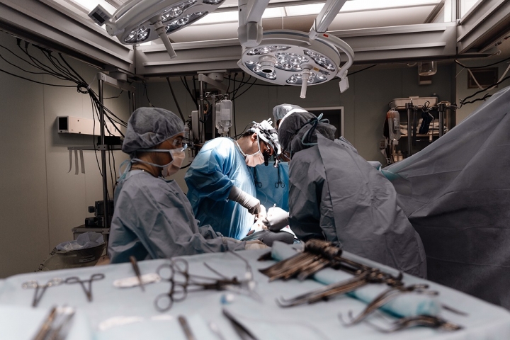 В Центре Мешалкина выполнили рекордно раннюю операцию годовалому ребенку