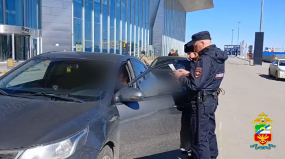 Мигрантов-таксистов привлекли к ответственности в Новосибирске