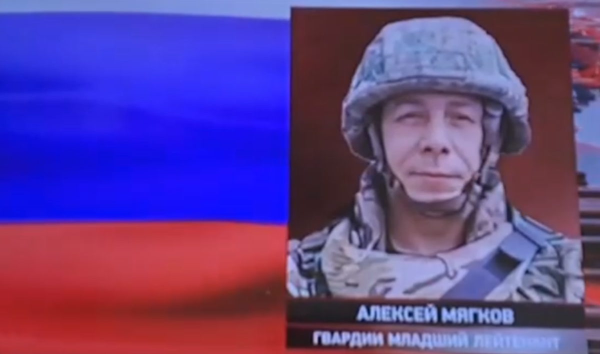 Новосибирский офицер на загоревшейся технике отбил атаку врага в зоне спецоперации