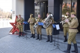 Уличный концерт и «Шар Памяти»: в Новосибирске начались акции ко Дню Победы