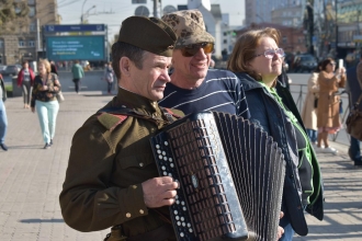 Ясное небо пообещали синоптики новосибирцам на День Победы