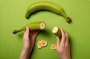 Какие бананы полезнее для здоровья и фигуры – спелые или зеленые?