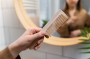Выпадение волос – это обязательно симптом сбоя в организме: проверьтесь, если уже боитесь расчесываться!