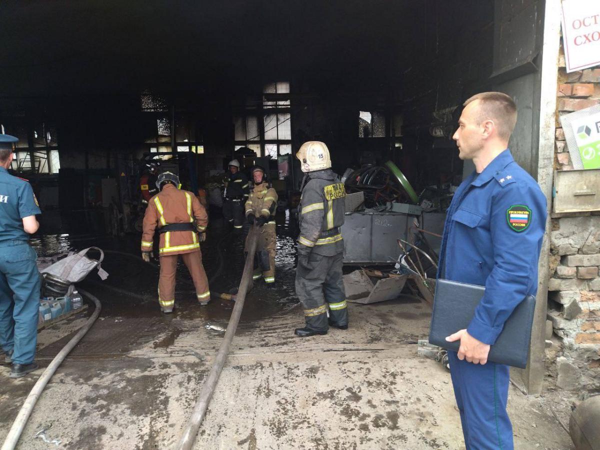 Уголовное дело возбудили после пожара на производстве в Оби