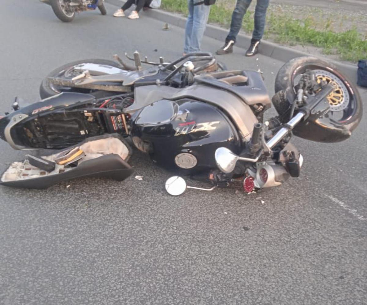 Пассажирка мотоцикла пострадала в ДТП с ВАЗом