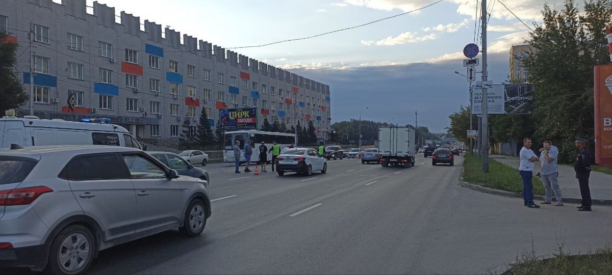 30-летняя женщина погибла под колесами автомобиля – водитель скрылся