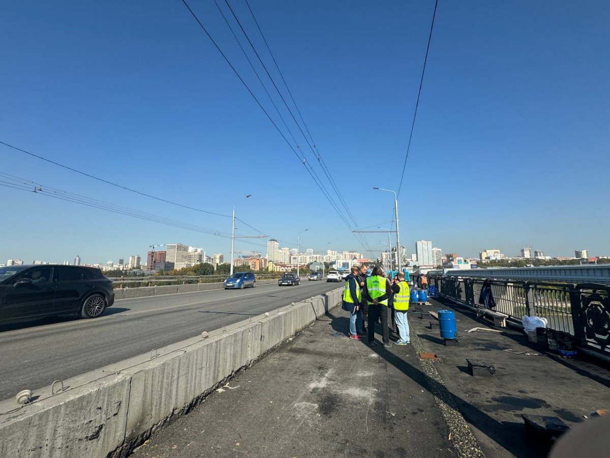 Названа дата окончания ремонта Октябрьского моста