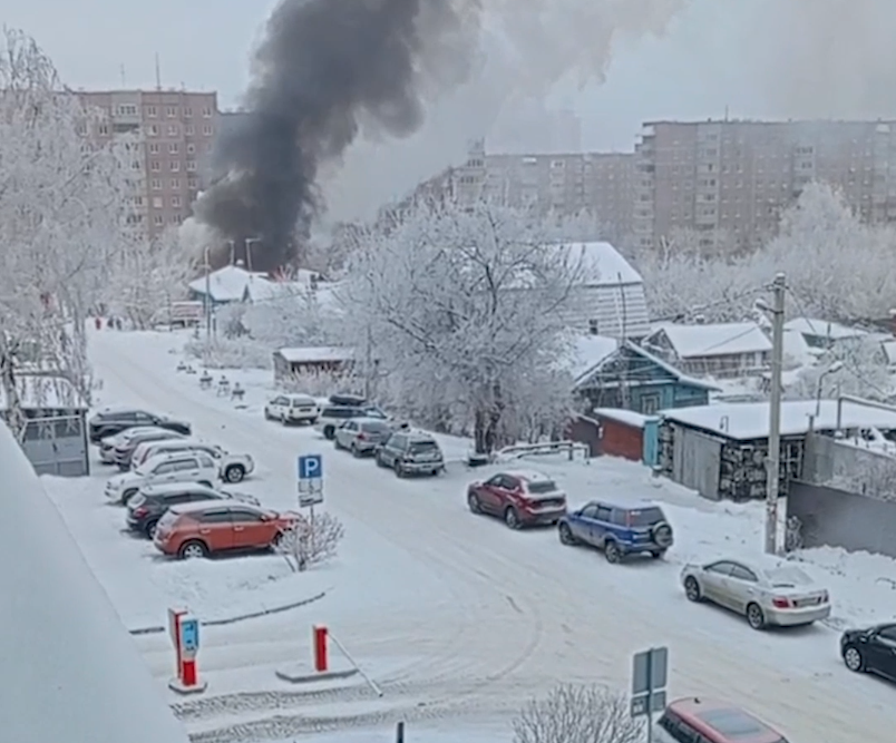 Огонь уничтожил частный дом на Тургенева