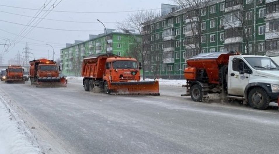 Управляшки и чиновники получили нагоняй от прокуратуры за заваленные снегом дворы 