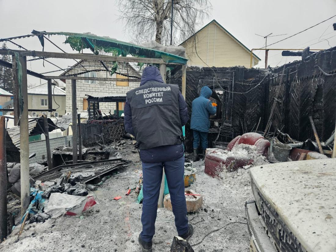 Следователи возбудили уголовное дело после гибели трех человек на пожаре